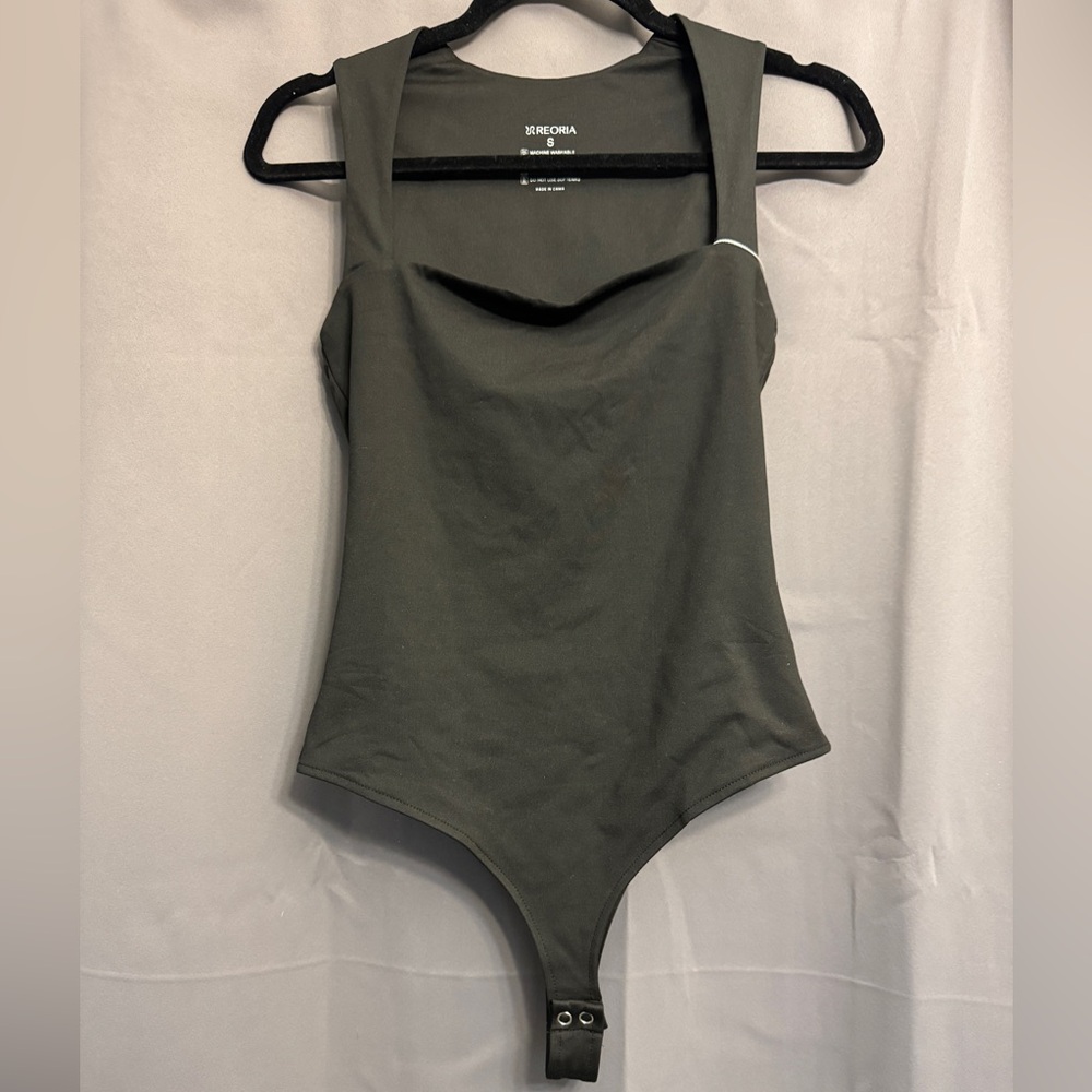 ReoRia black Square Neck Sleeveless Bodysuit